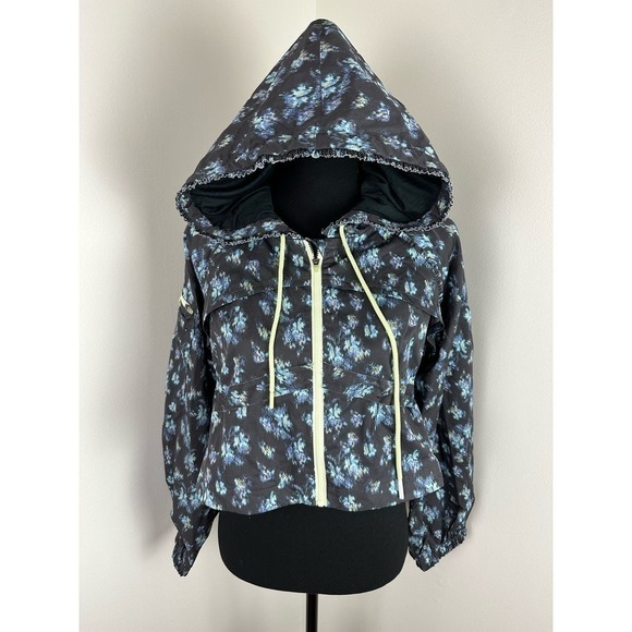 NWOT Free People Movement "Break My Heart" Jacket size XS - Picture 1 of 9